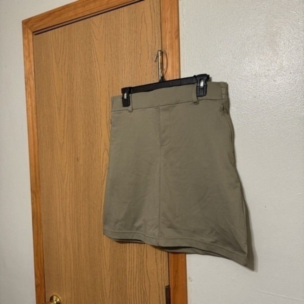 Lands' End Small Solid Green Knee-Length Pull-On A-Line Skort w/Zip Pockets